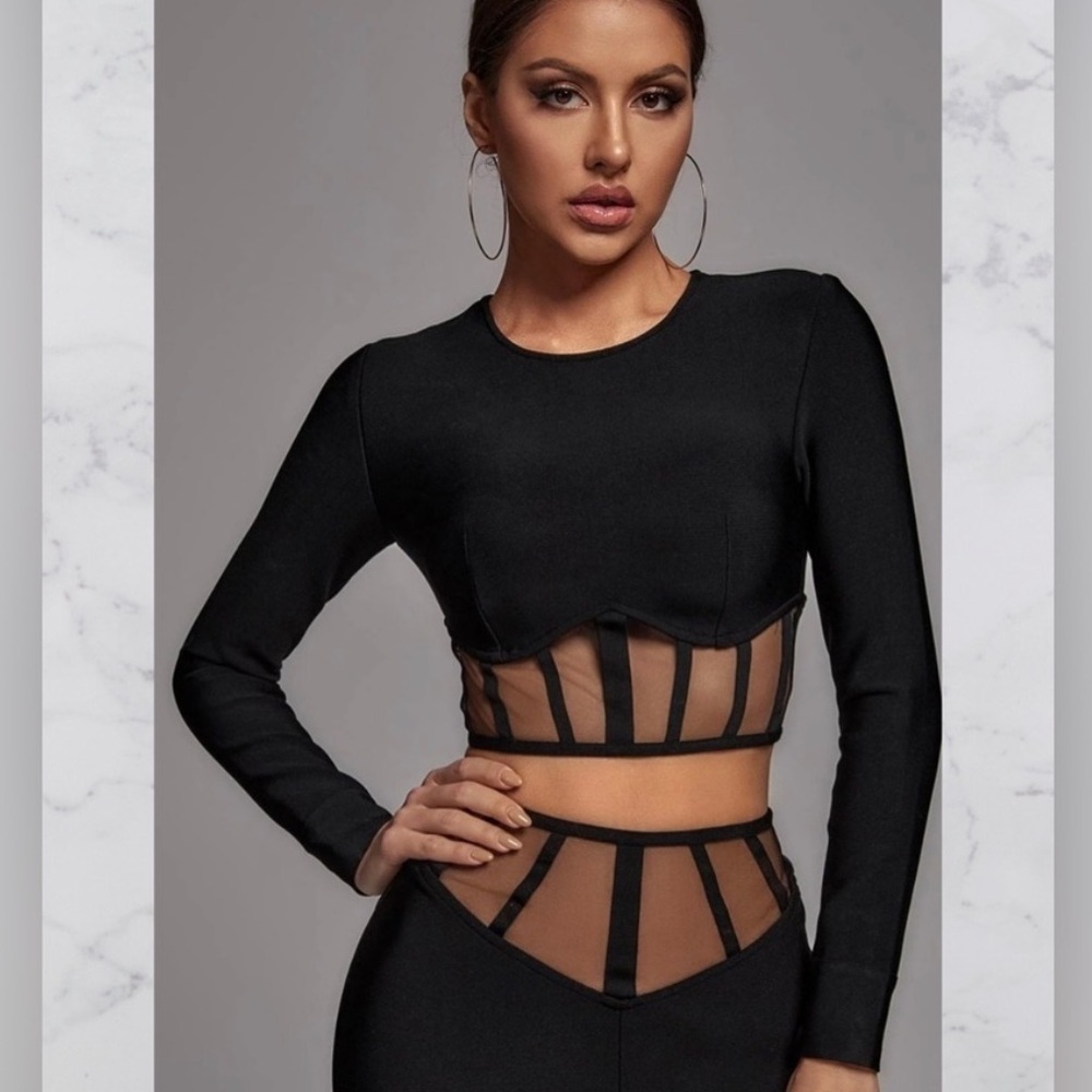 Bella Barnett Long Sleeve Black
Crop Top Pam Mesh corset style size‎ medium